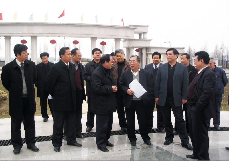 2006年2月12日，湖北省常務副省長周堅衛到公司調研